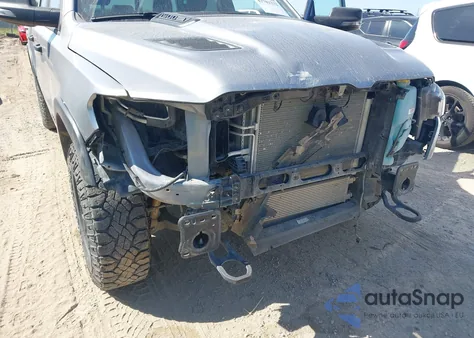 2025 Ram 1500 Rebel 4X4 5'7 Box z USA, uszkodzony, nr VIN 1C6SRFLP7SN576837